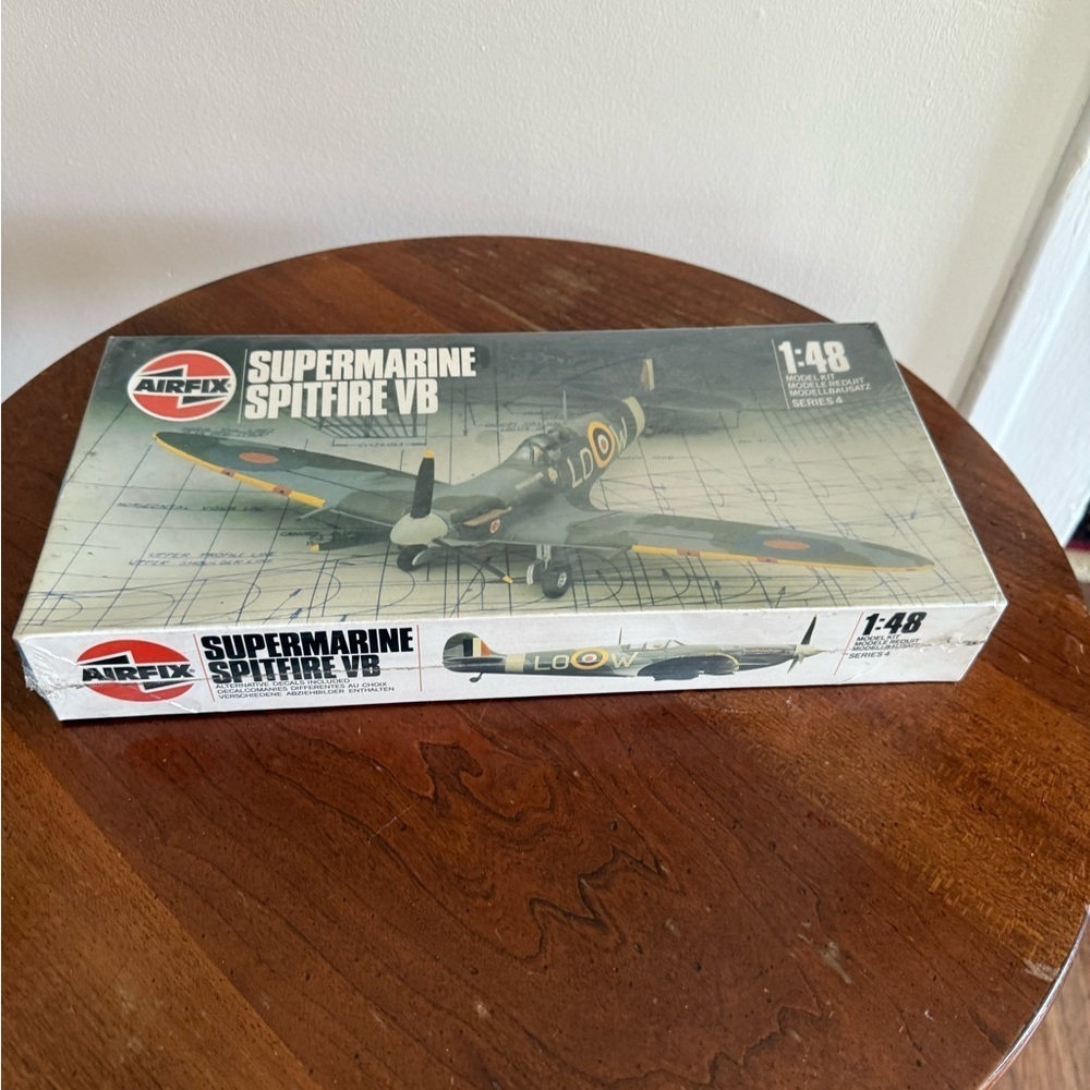 Airfix Supermarine Spitfire VB 1/48 Model Kit Factory Sealed Airplane WWII - Picture 2 of 5